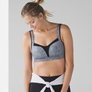 *Lululemon Ta Ta Tamer III high support Rio mist white black bra 36D